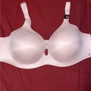 Victoria Secret Wireless Lined Semi Demi